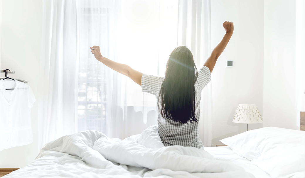 freshly-woken-up-young-woman-enjoying-insight
